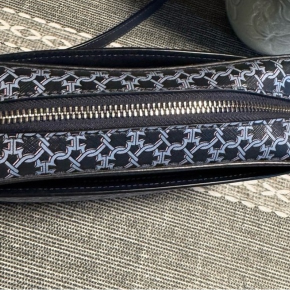 Kate Spade Navy and Light Blue Crossbody Camera Bag - Picture 4 of 8